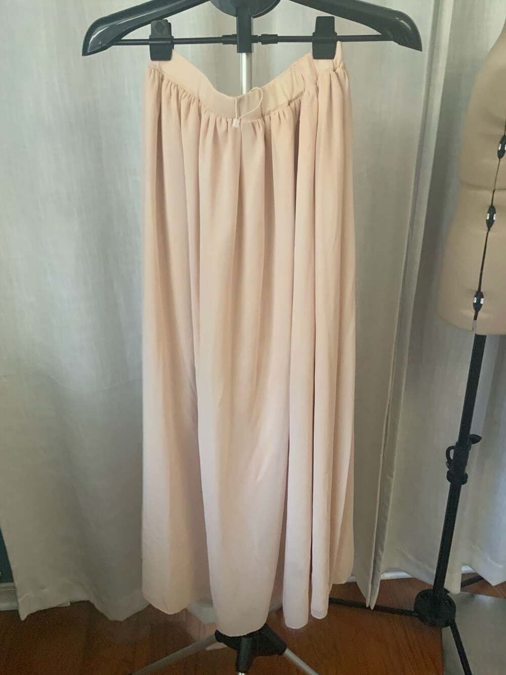 Alredine Maxi Skirt Women’s Size S Cream Chiffon Pleated Long